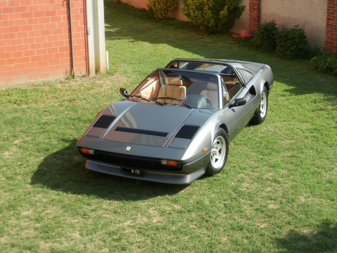 Ferrari 208 gts turbo SOLD Italia