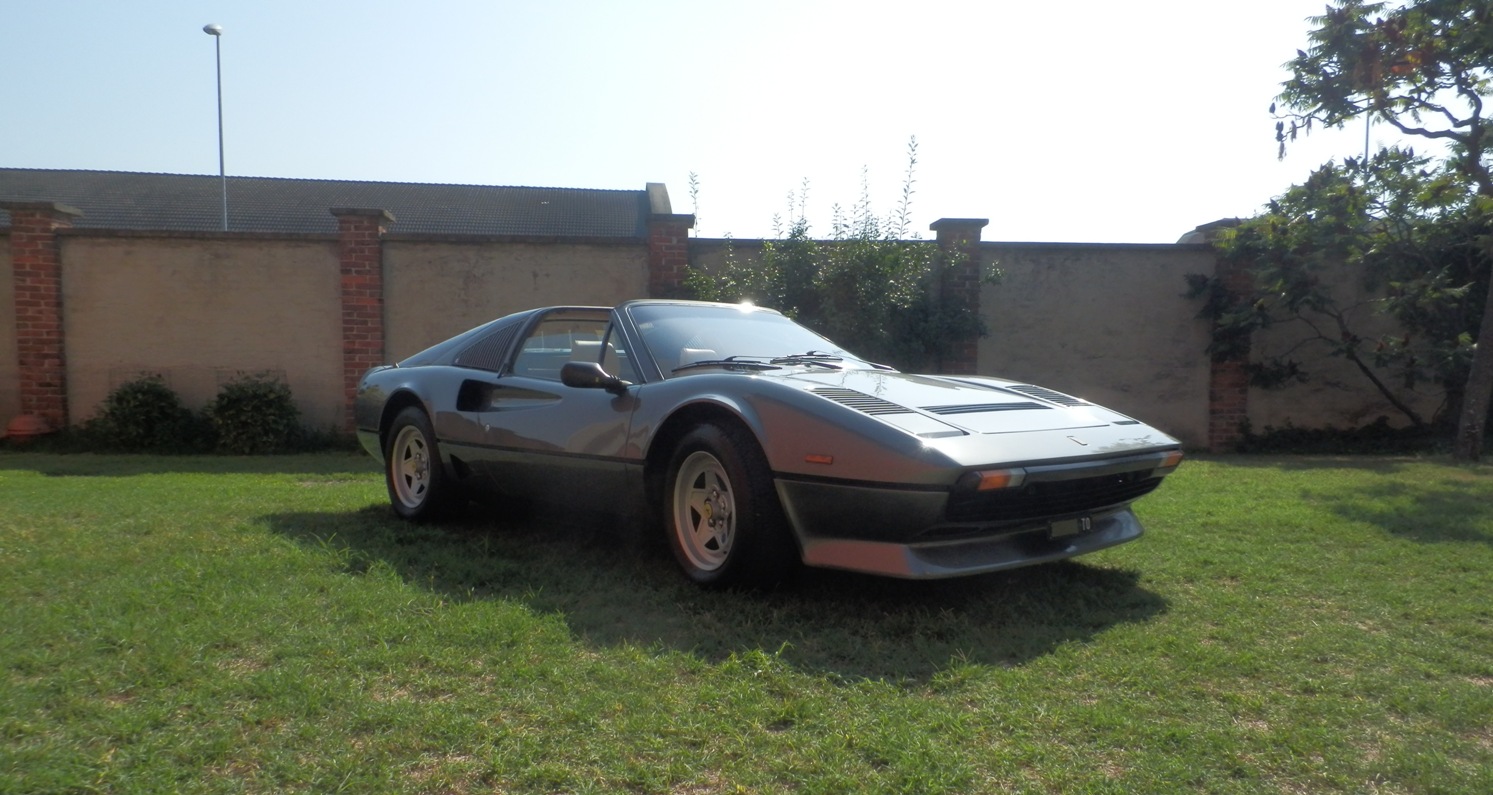 Ferrari 208 gts turbo SOLD Italia