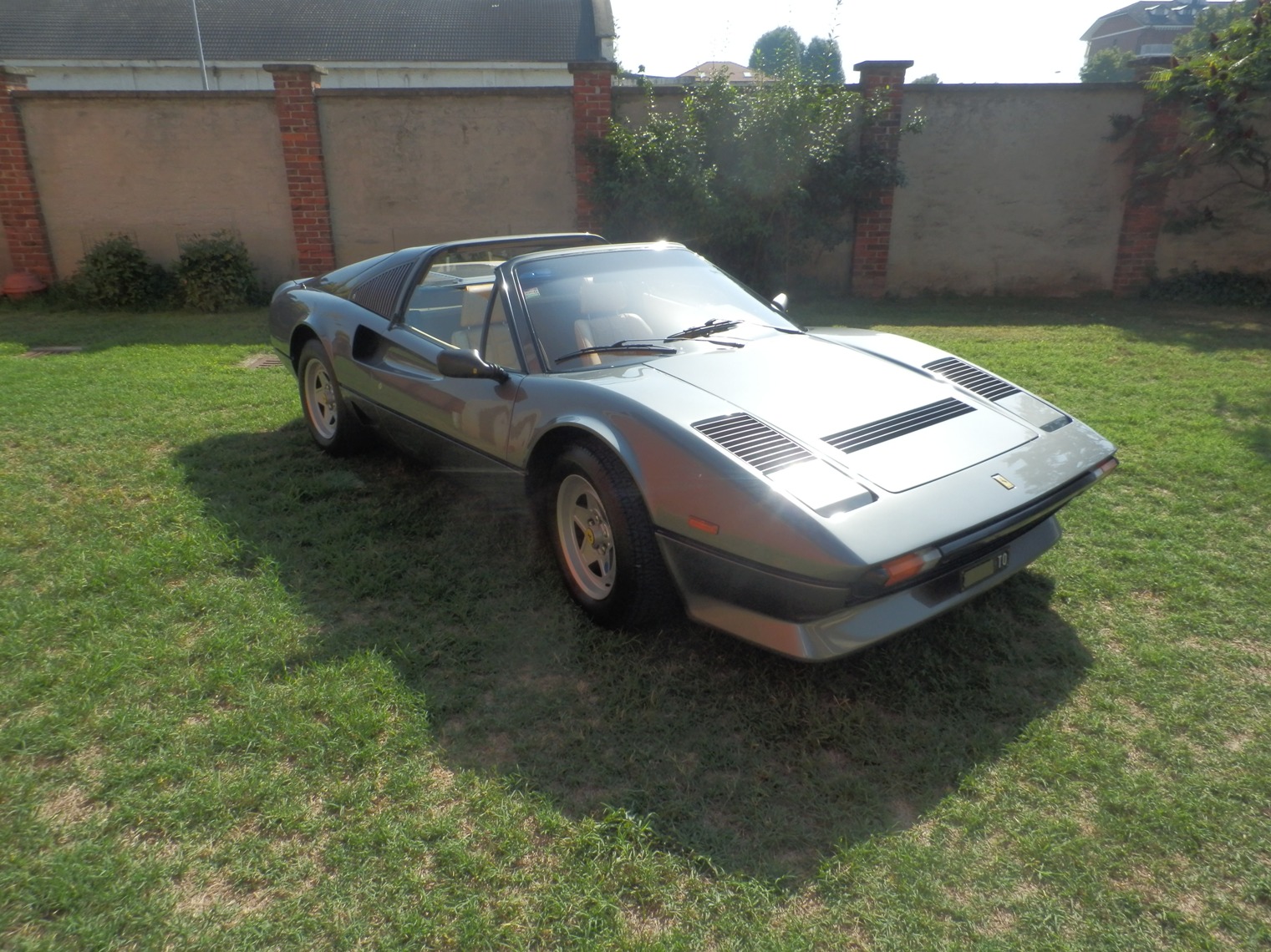 Ferrari 208 gts turbo SOLD Italia