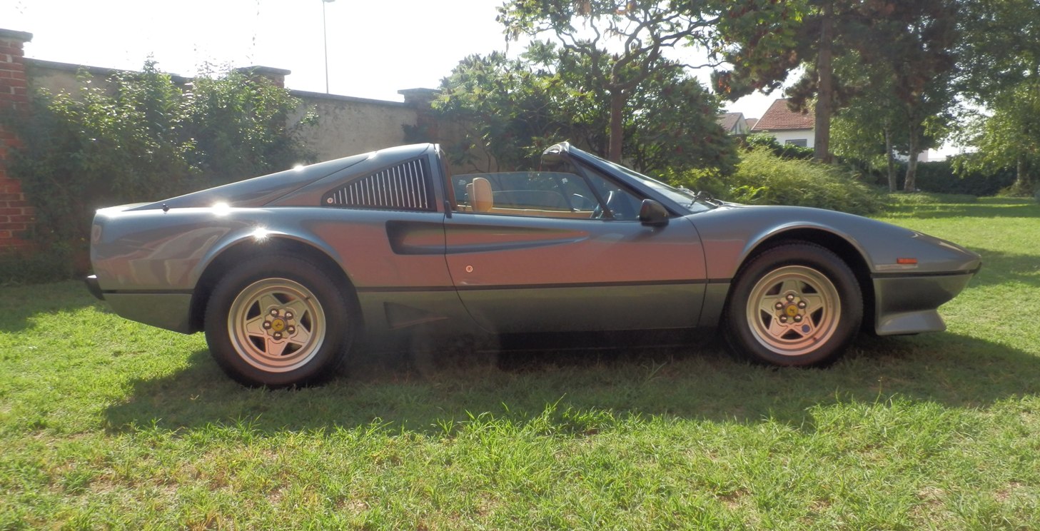 Ferrari 208 gts turbo SOLD Italia